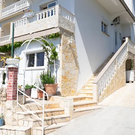 Apartements Magdalena Апартаменты Лопар