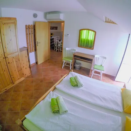 Apartements Magdalena Лопар