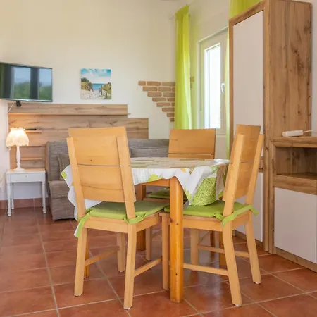 Apartements Magdalena * Lopar